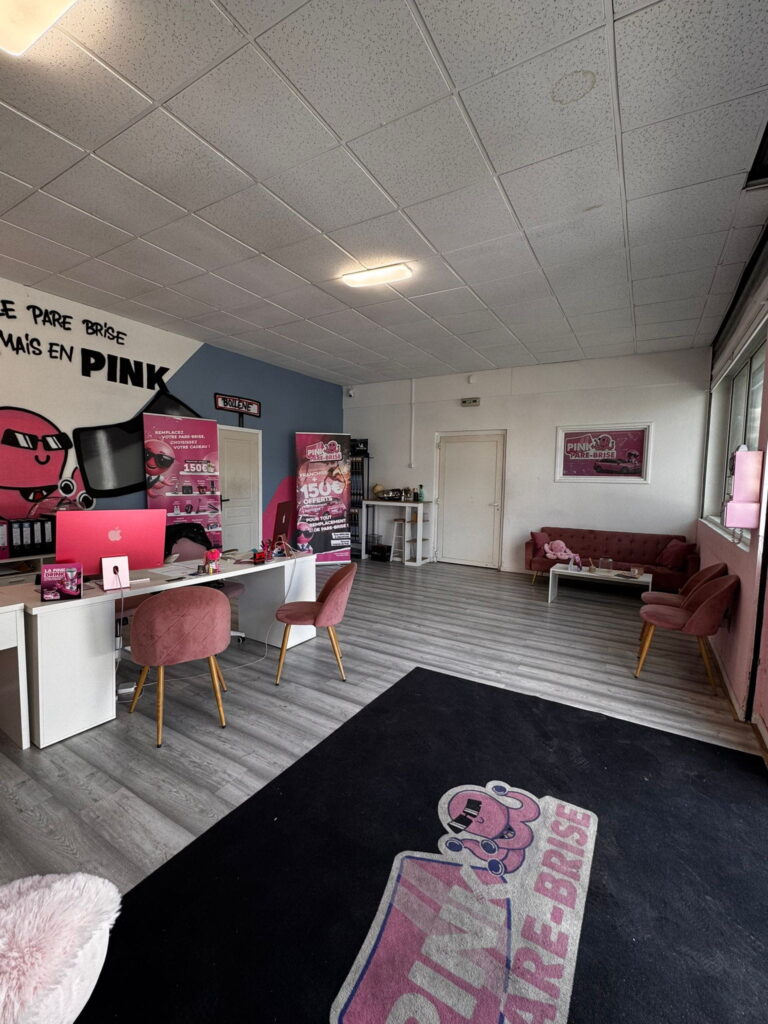 espace attente pink pare brise 4